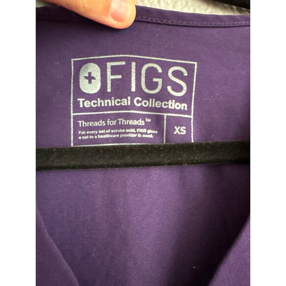 Women's Figs Casma Three-Pocket Scrub Top in Purple size XS Workwear - Picture 3 of 4
